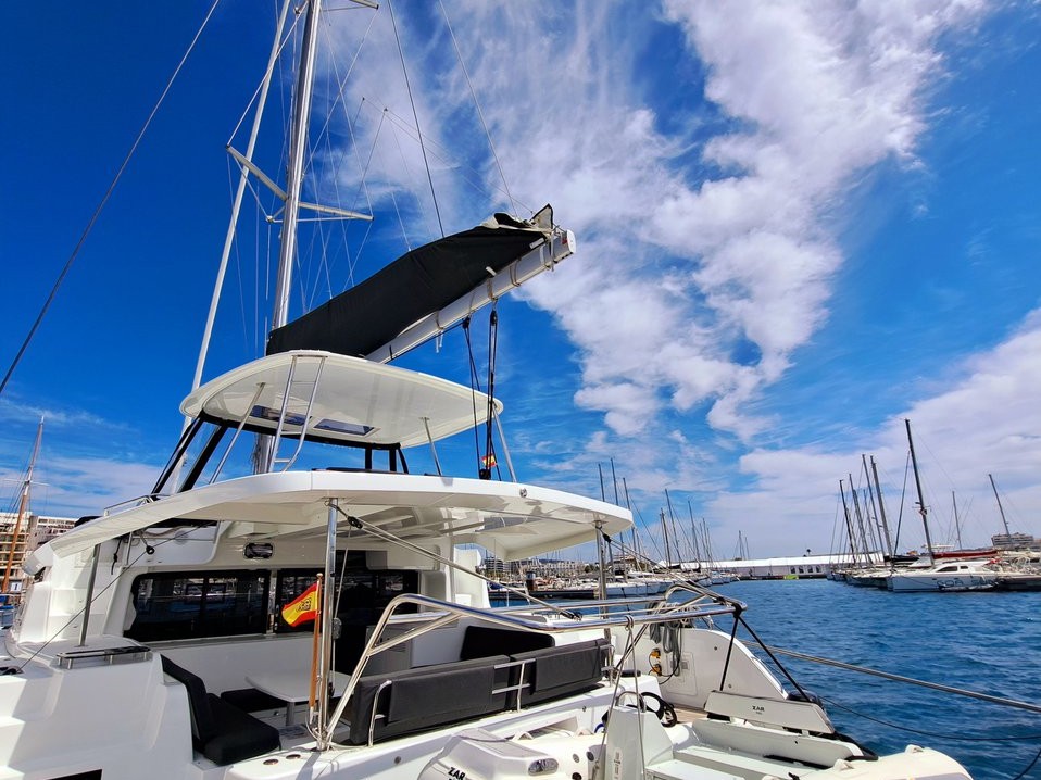 Photo #1 - Lagoon 46 (Silver Elli) en Bas du fort - 5271