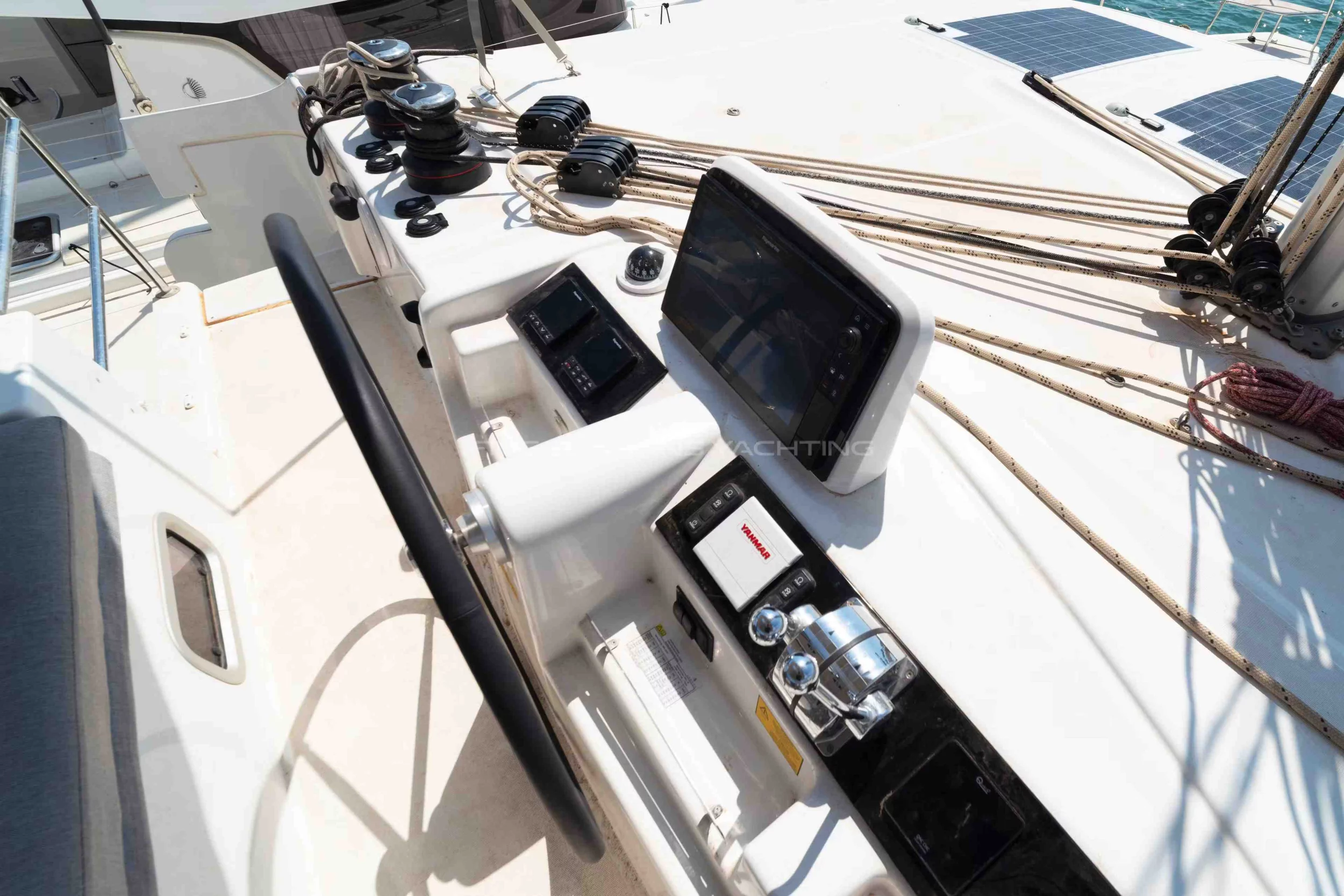 Lagoon 46 (Spezielli) Cockpit - 6