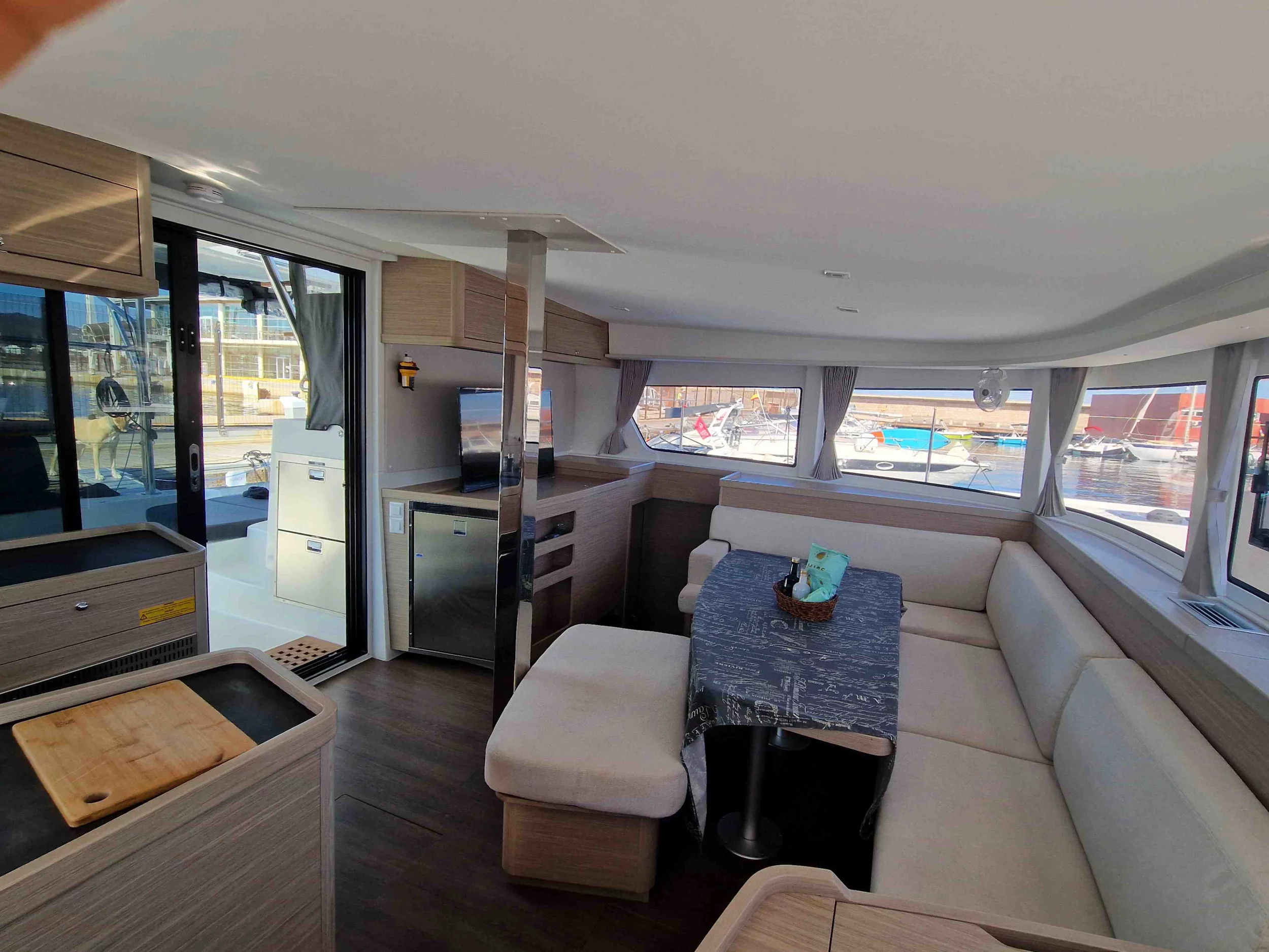 Lagoon 42 (Best Elli) Interior image - 8