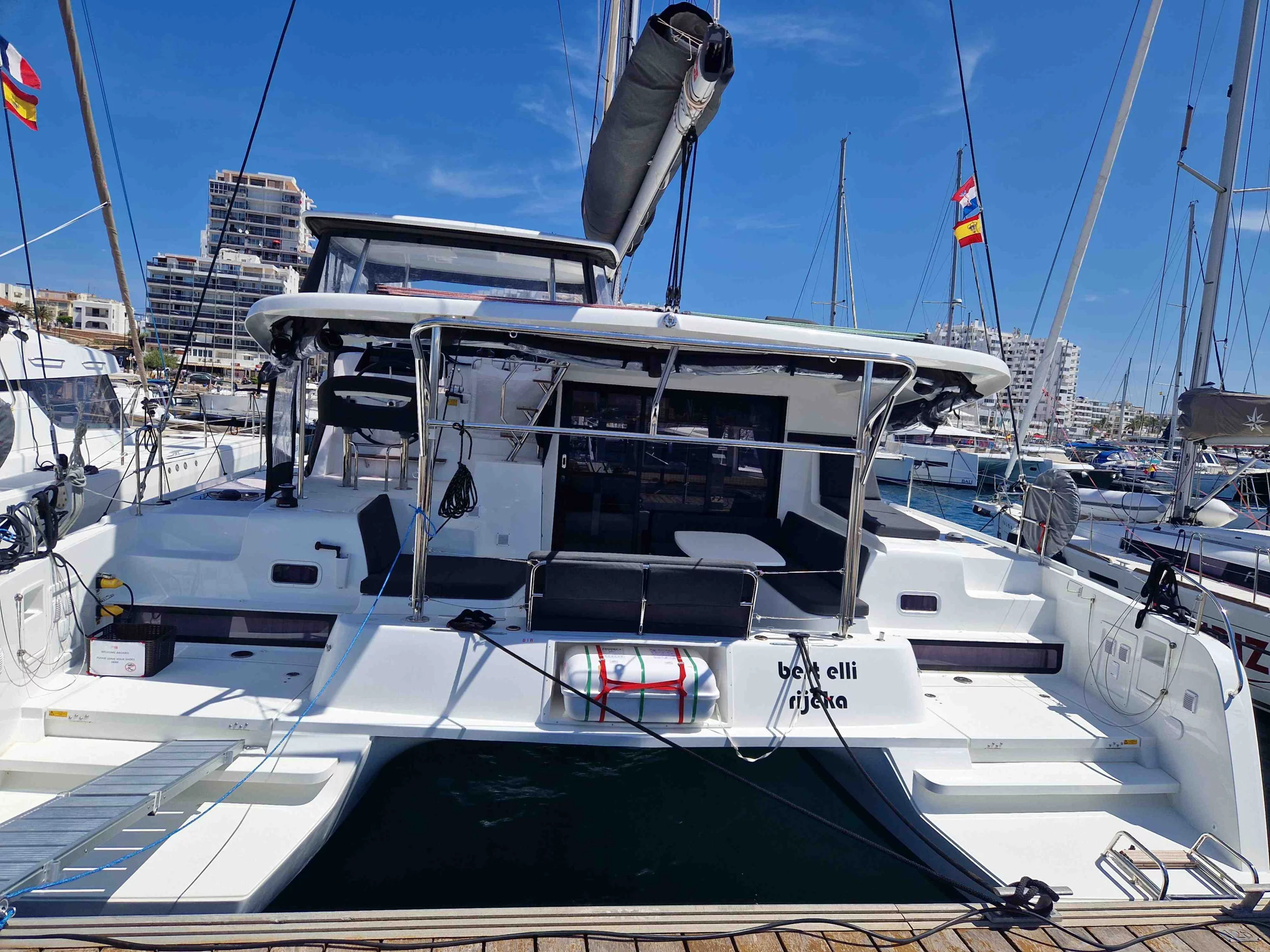 Lagoon 42 (Best Elli) Aft - 6