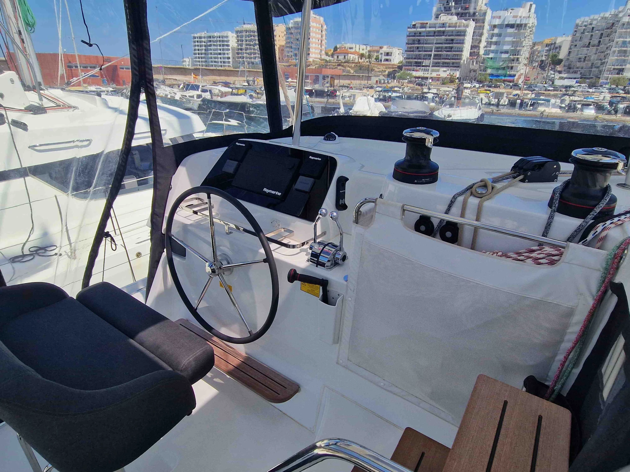 Lagoon 42 (Best Elli) Cockpit - 2