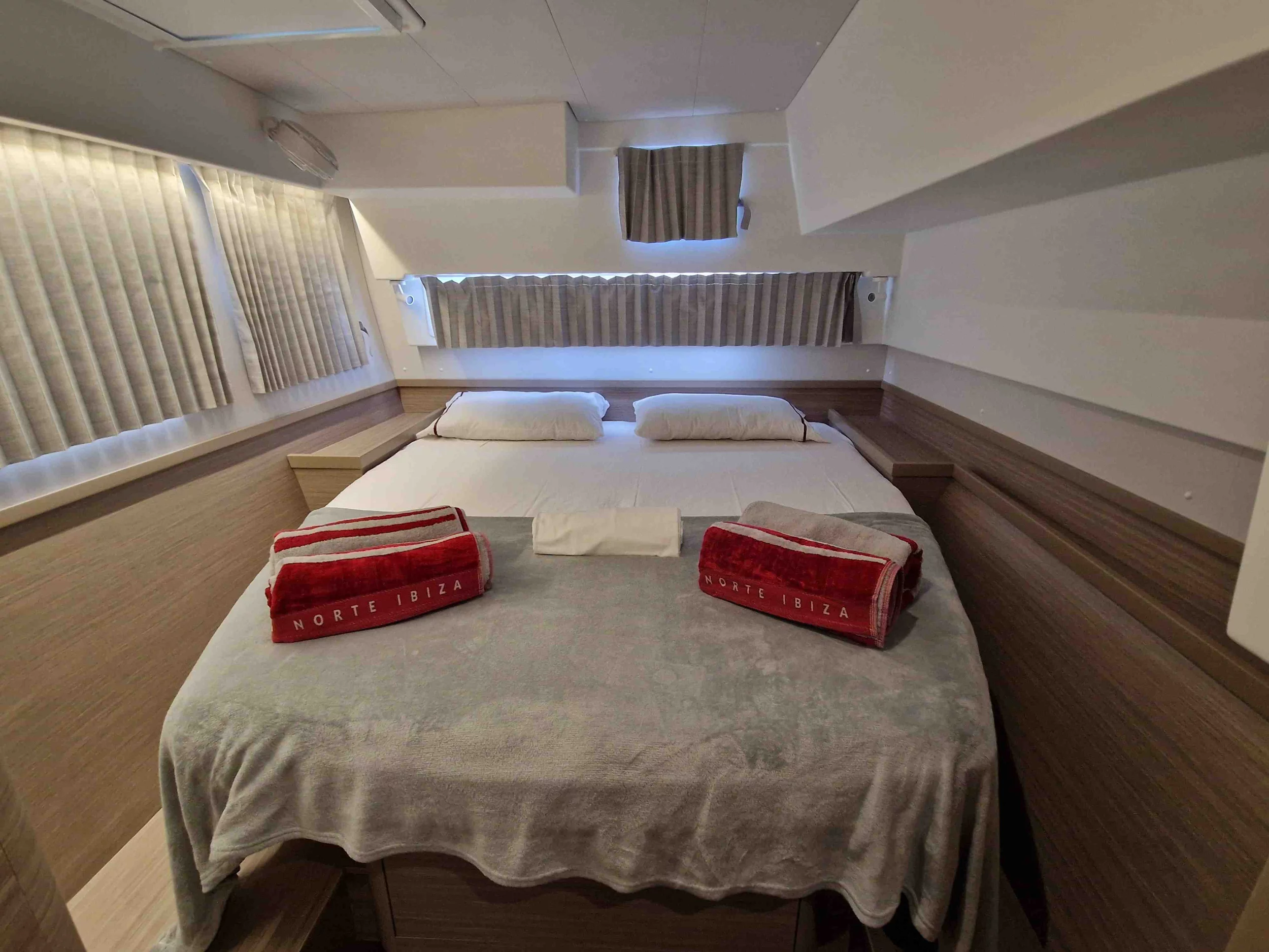Lagoon 42 (Best Elli) Cabin - 7