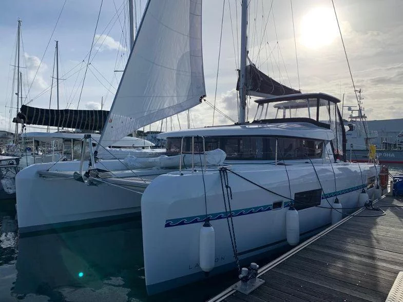 Lagoon 42 (Varuna) Outside I - 3