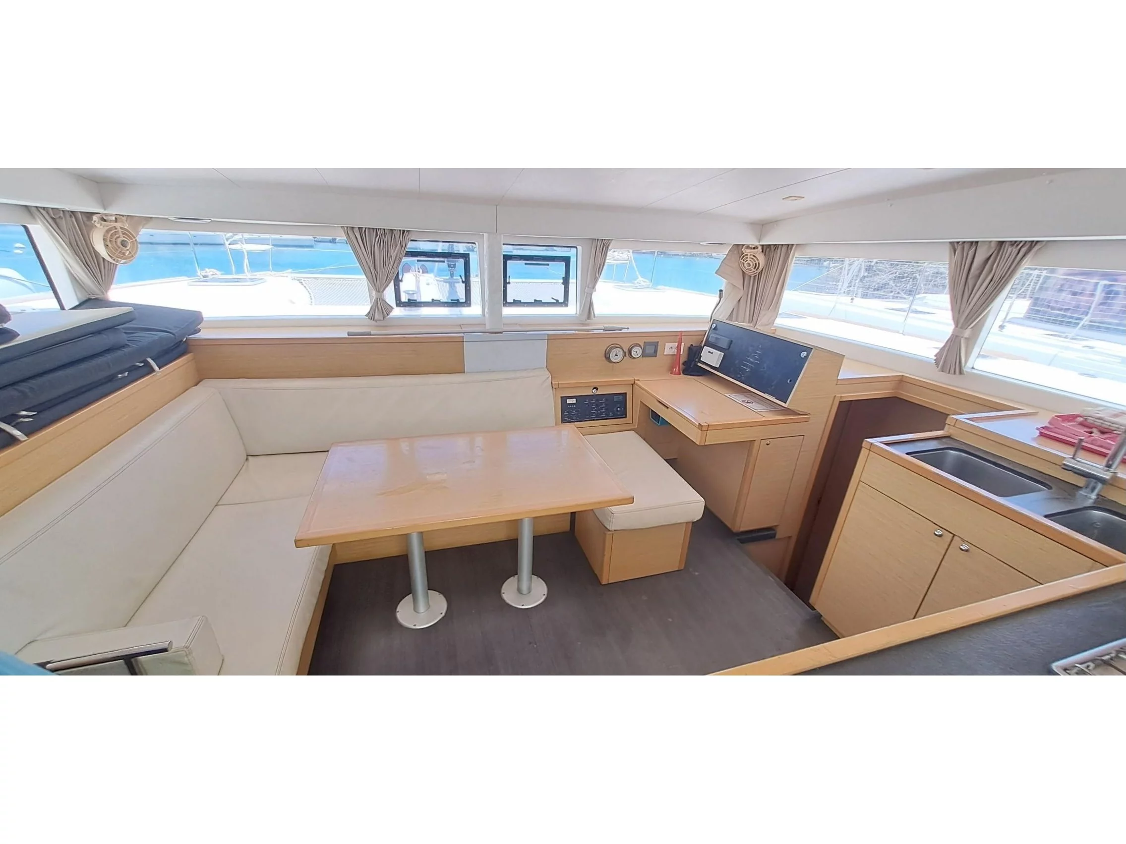 Lagoon 400 S2 (Trixi) Interior image - 13