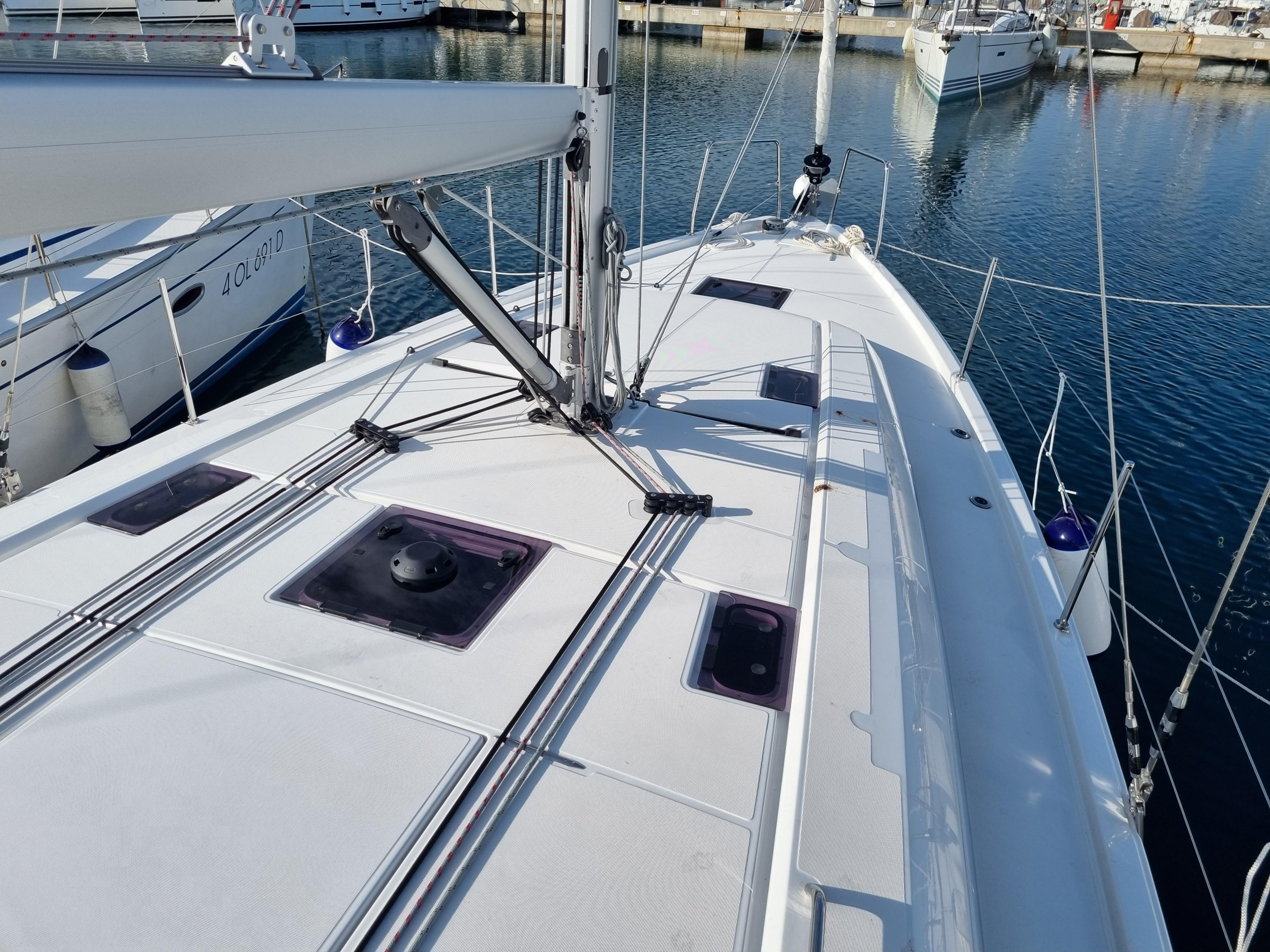 Photo #5 - Oceanis 40.1 (Hadar) in Portisco - 4158