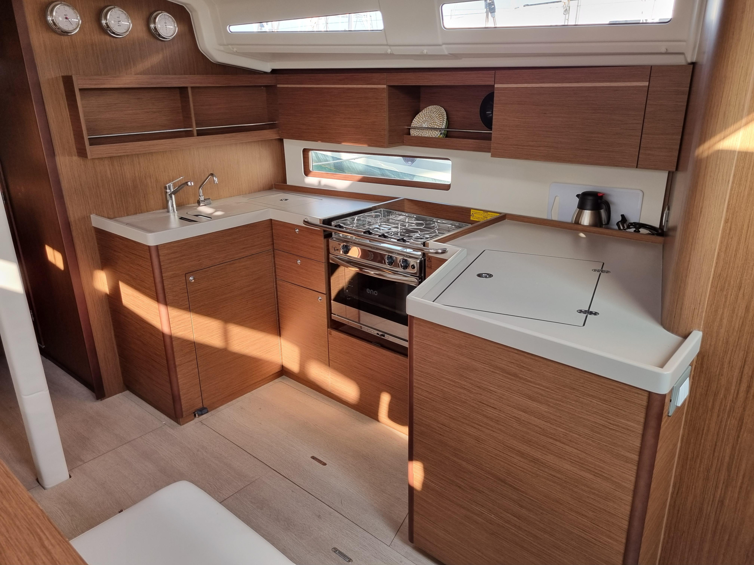 Photo #8 - Oceanis 40.1 (Hadar) in Portisco - 4158