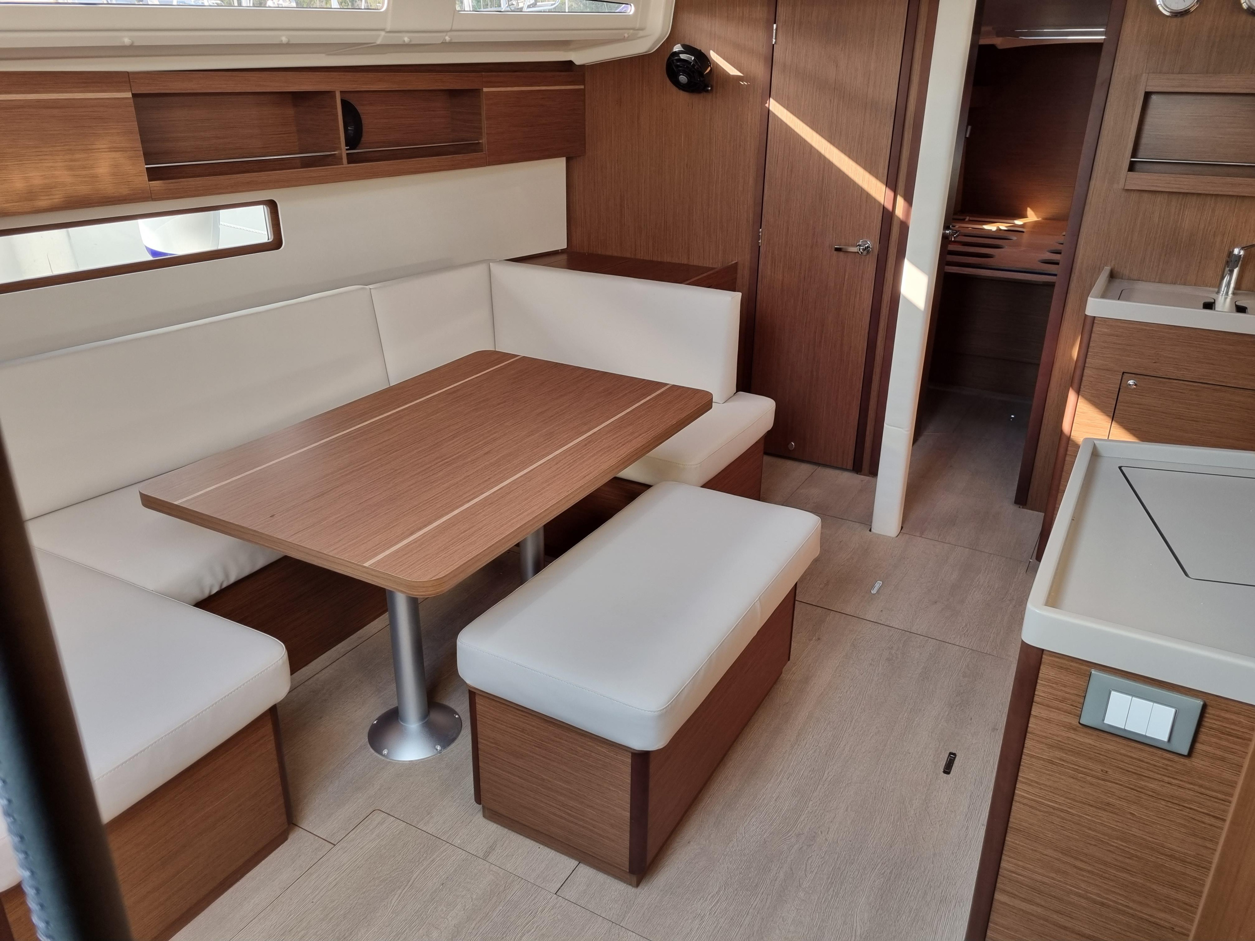Photo #4 - Oceanis 40.1 (Hadar) in Portisco - 4158