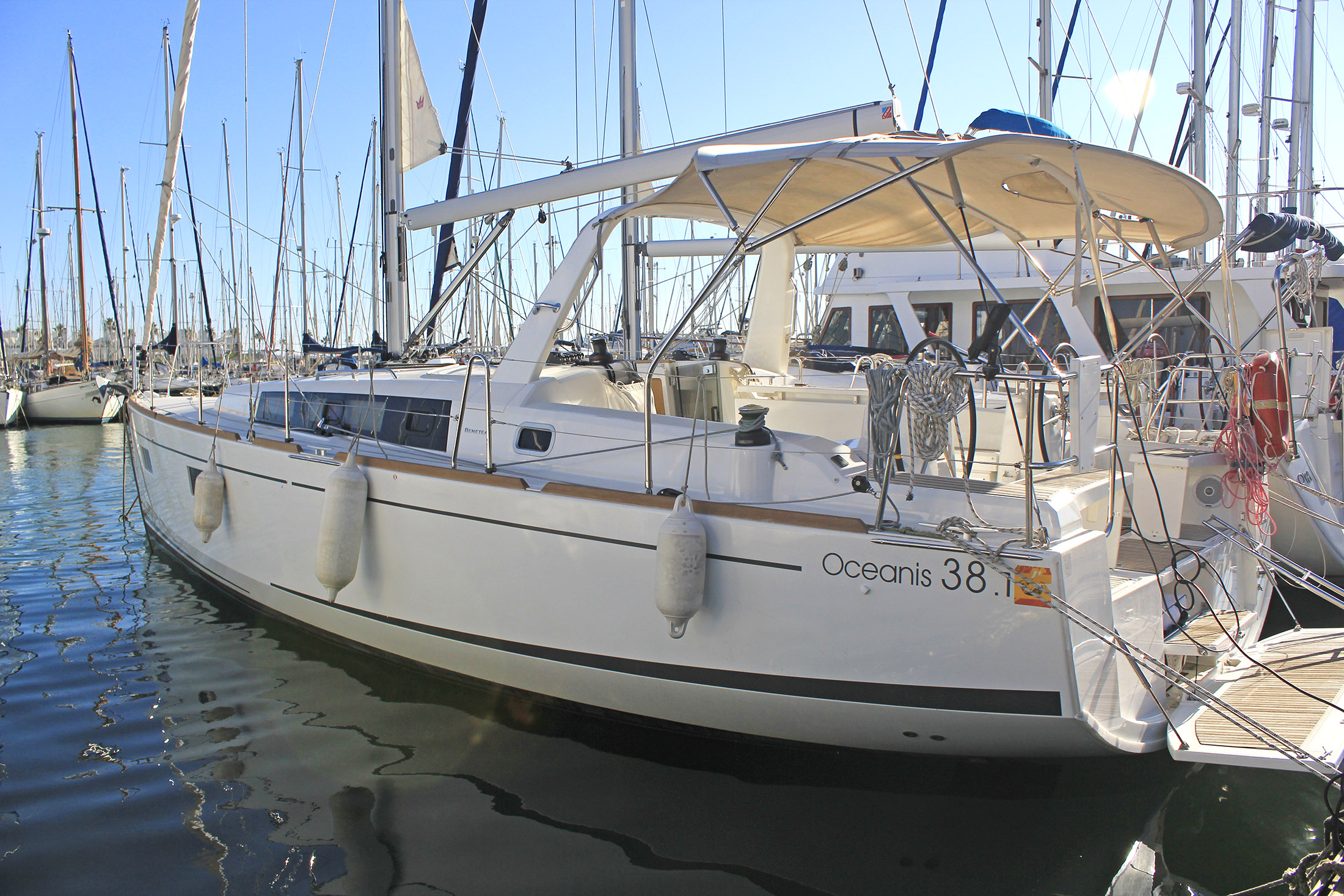 Photo #4 - Oceanis 38.1 (TRICICLE) in Cambrils - 5246