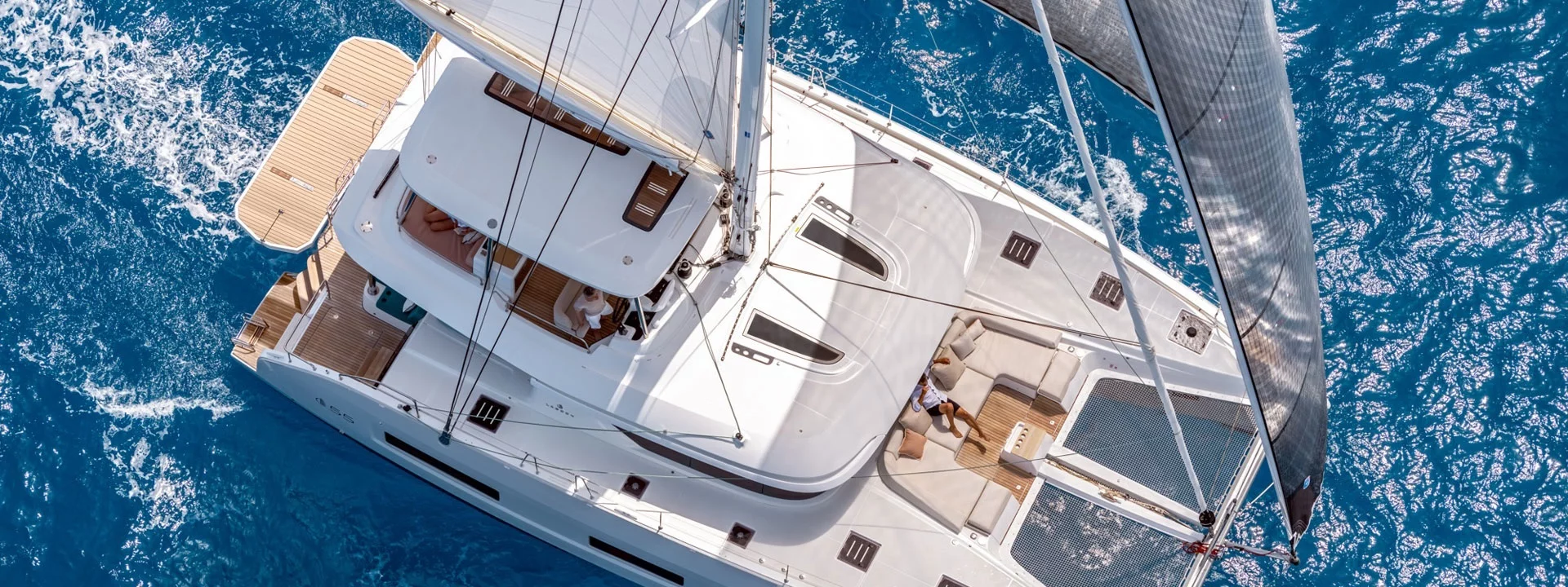 Lagoon 55 (Enki)  - 16