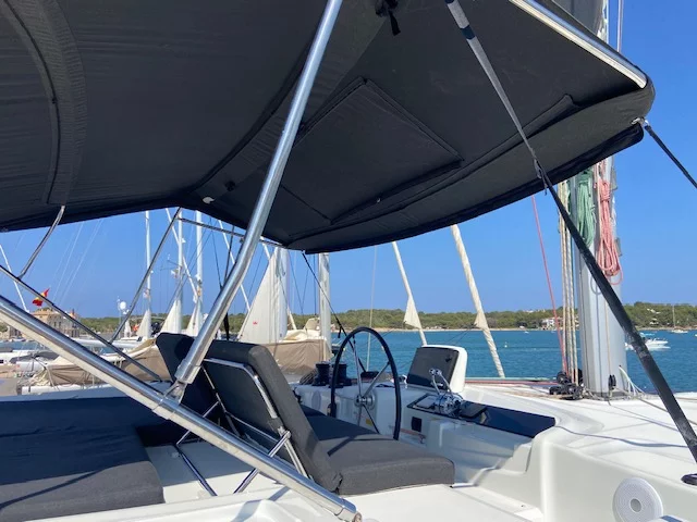 Lagoon 46 (Star of the Seas IV) Cockpit 1 - 17