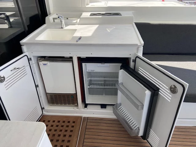 Lagoon 46 (Star of the Seas IV) Lounge Fridge - 22