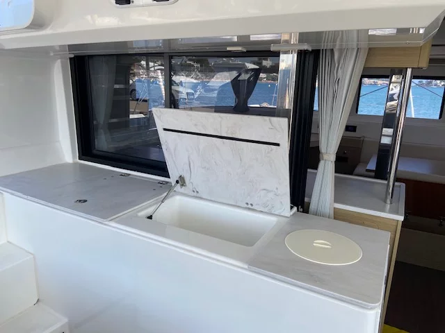 Lagoon 46 (Star of the Seas IV) Lounge Freezer - 8