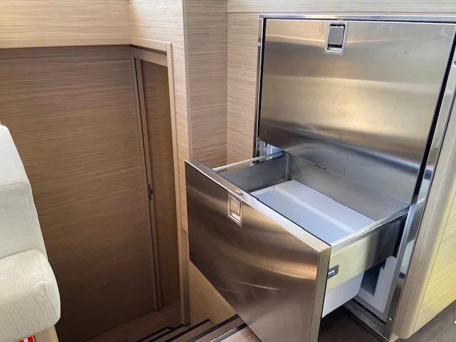 Lagoon 46 (Star of the Seas IV) Kitchen 4 - 26