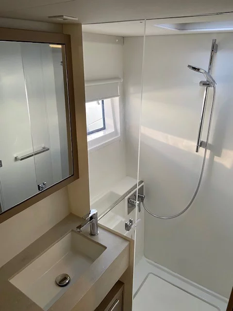 Lagoon 46 (Star of the Seas IV) Shower - 3