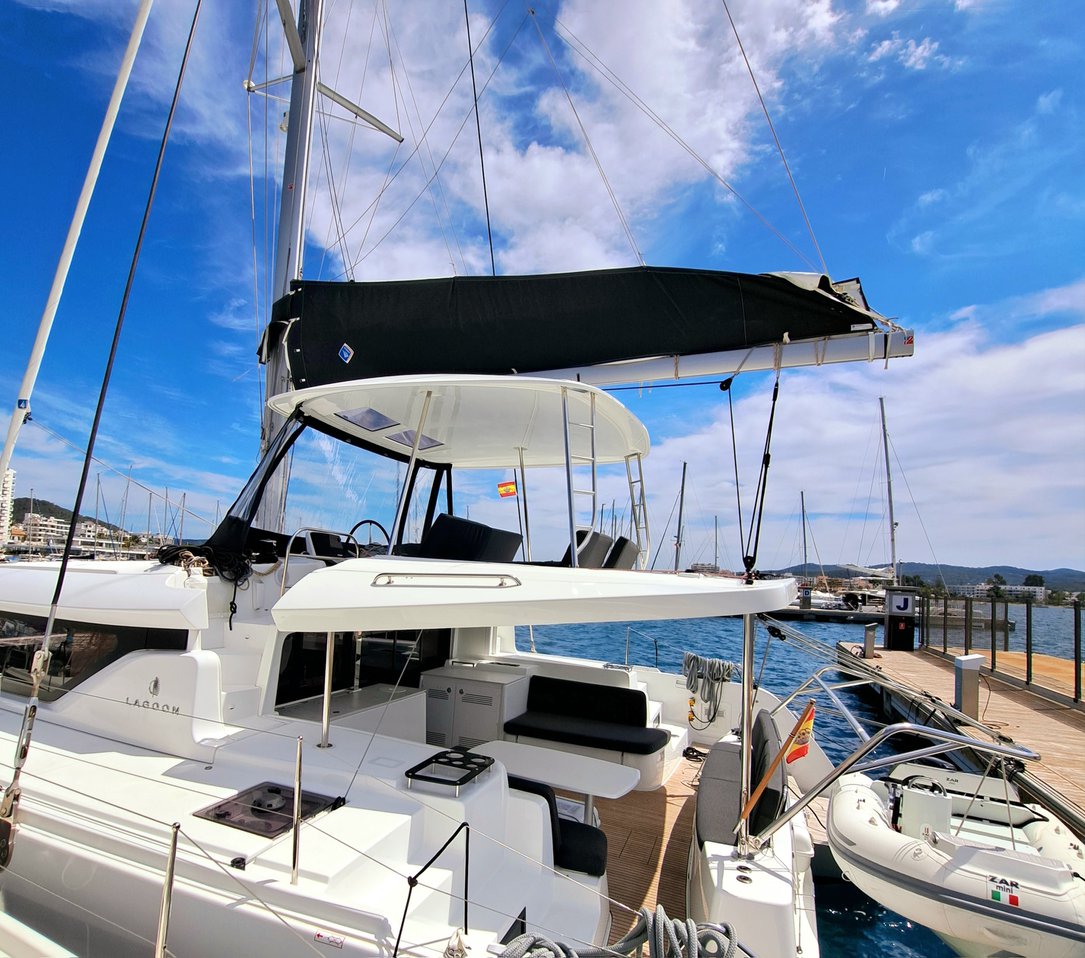 Photo #16 - Lagoon 46 (Silver Elli) en Bas du fort - 5271