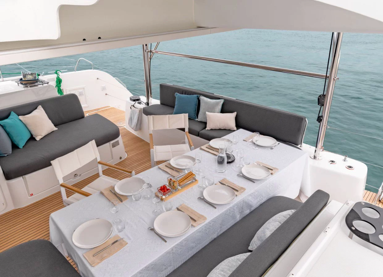 Lagoon 46 (Silver Elli) Lounge - 10