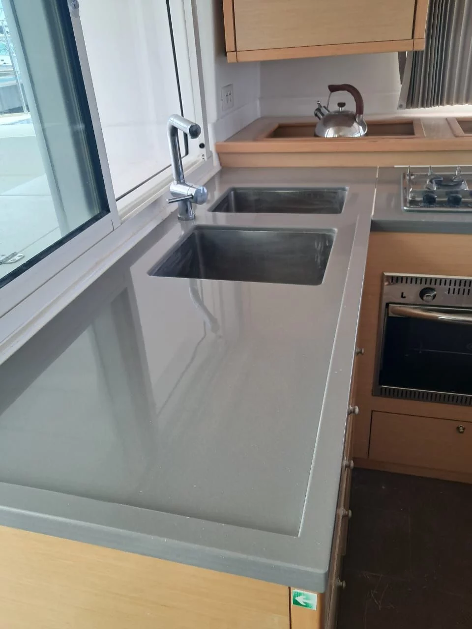 Lagoon 450 SporTop (Belle) Kitchen 3 / Sink - 18