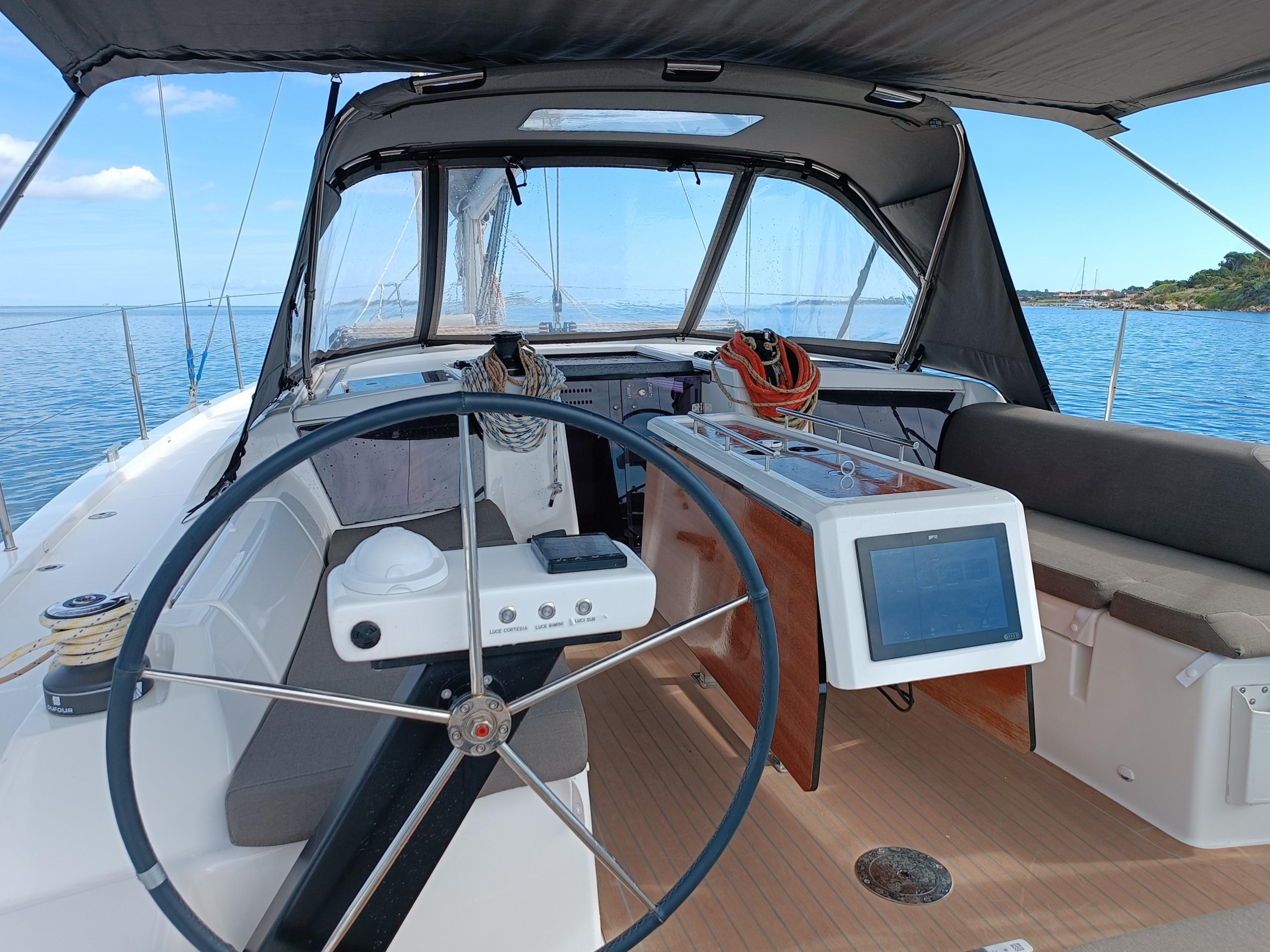 Photo #9 - Dufour 390 Grand Large (Rubens) en Porto Rotondo - 4259