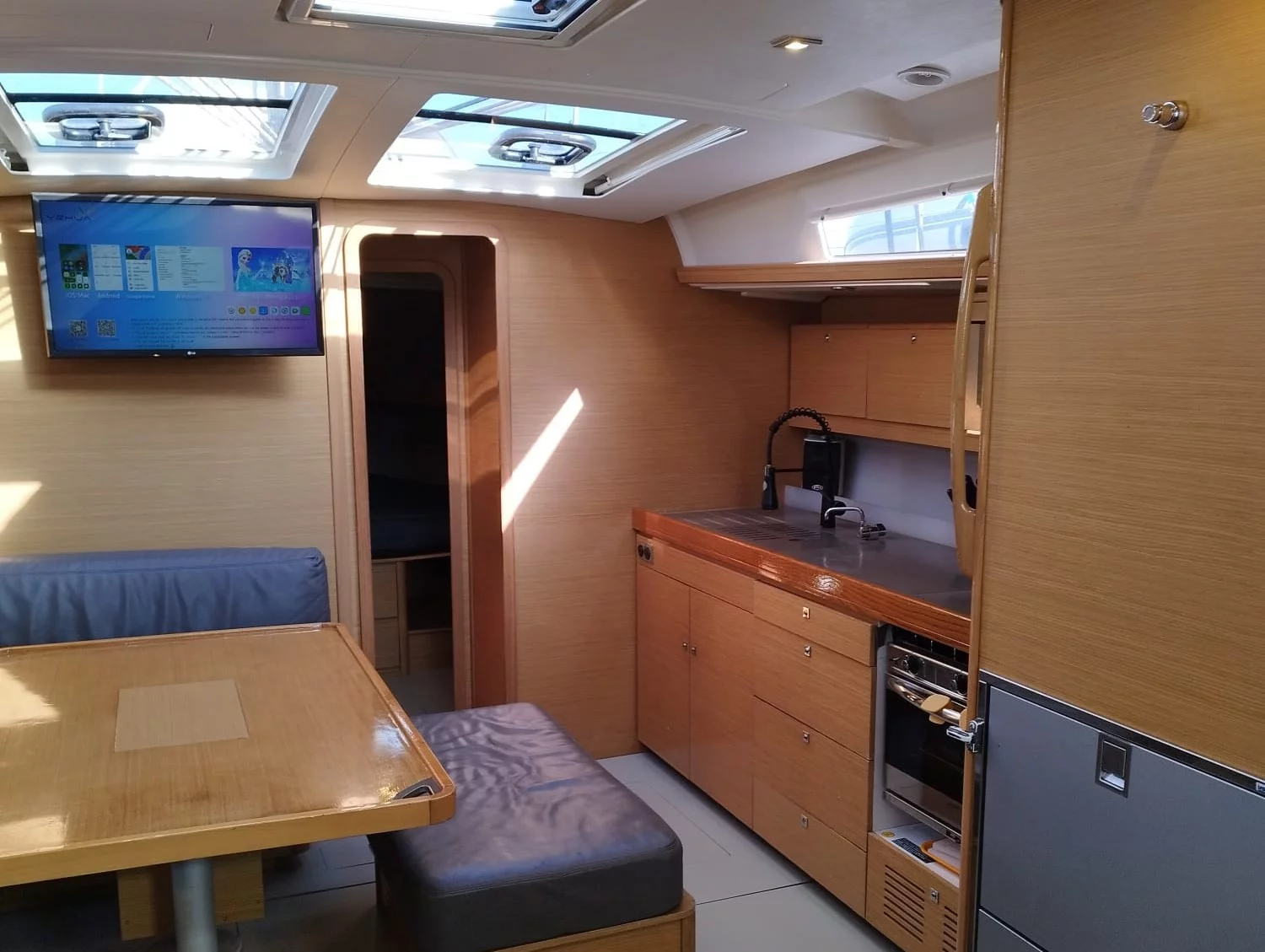 Dufour 460 Grand Large 5Cab (Abraxan)  - 8