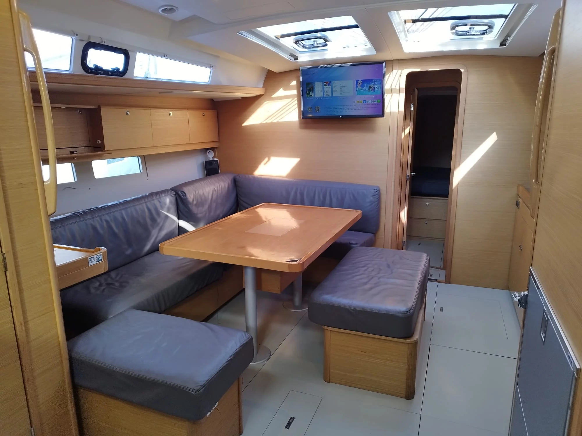 Dufour 460 Grand Large 5Cab (Abraxan)  - 10