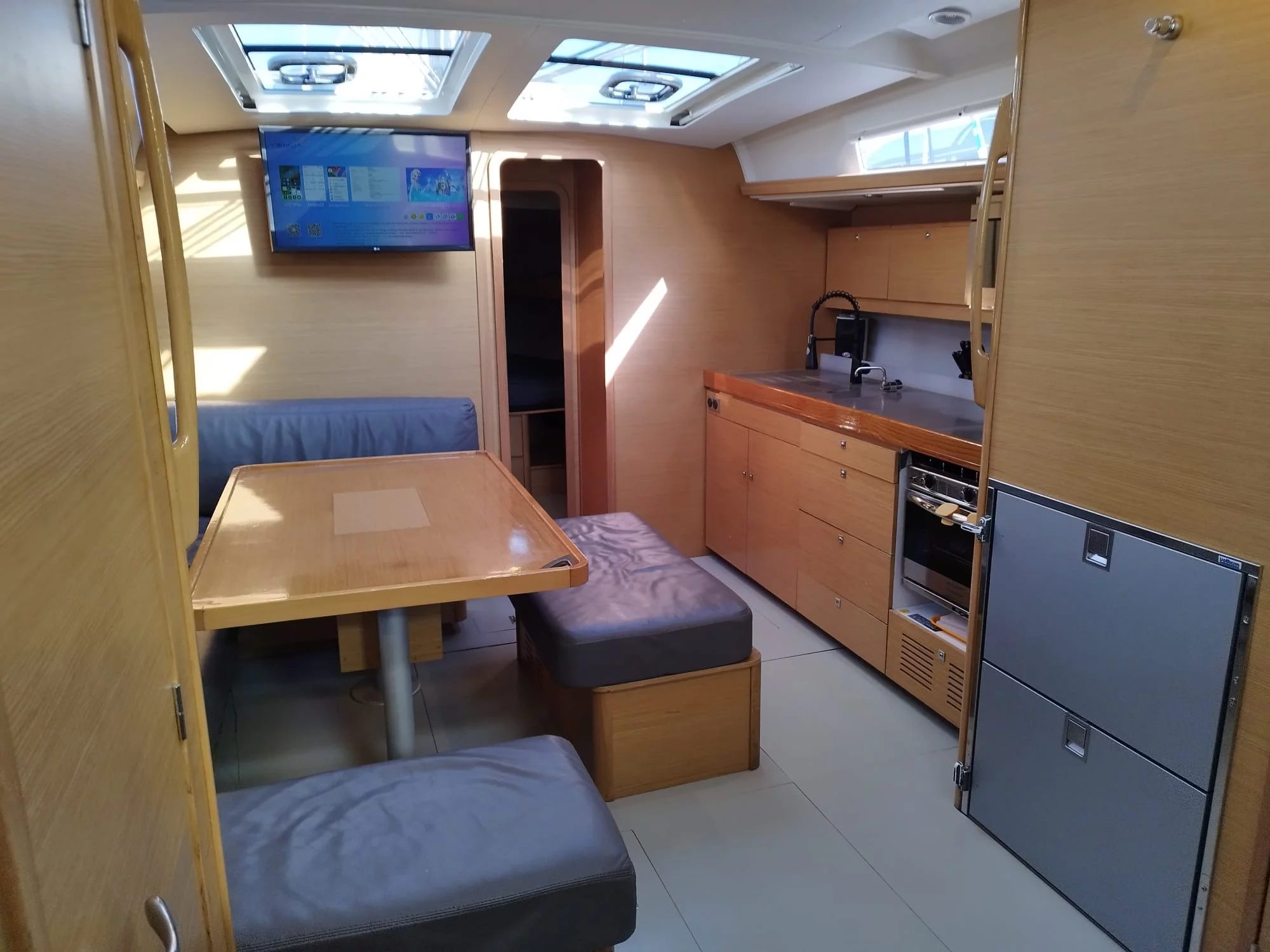 Dufour 460 Grand Large 5Cab (Abraxan)  - 19