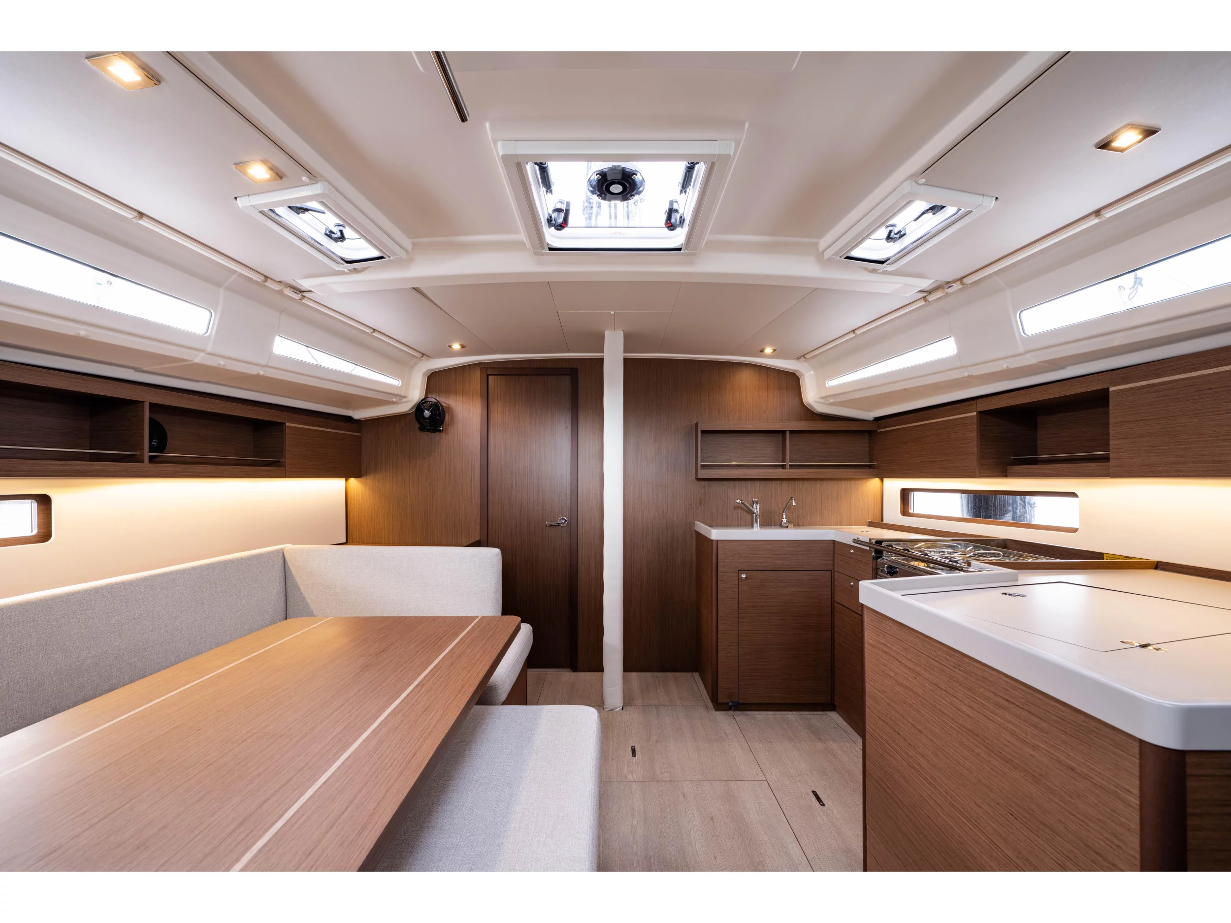 Oceanis 40.1 (Pure Chaos) Interior image - 1