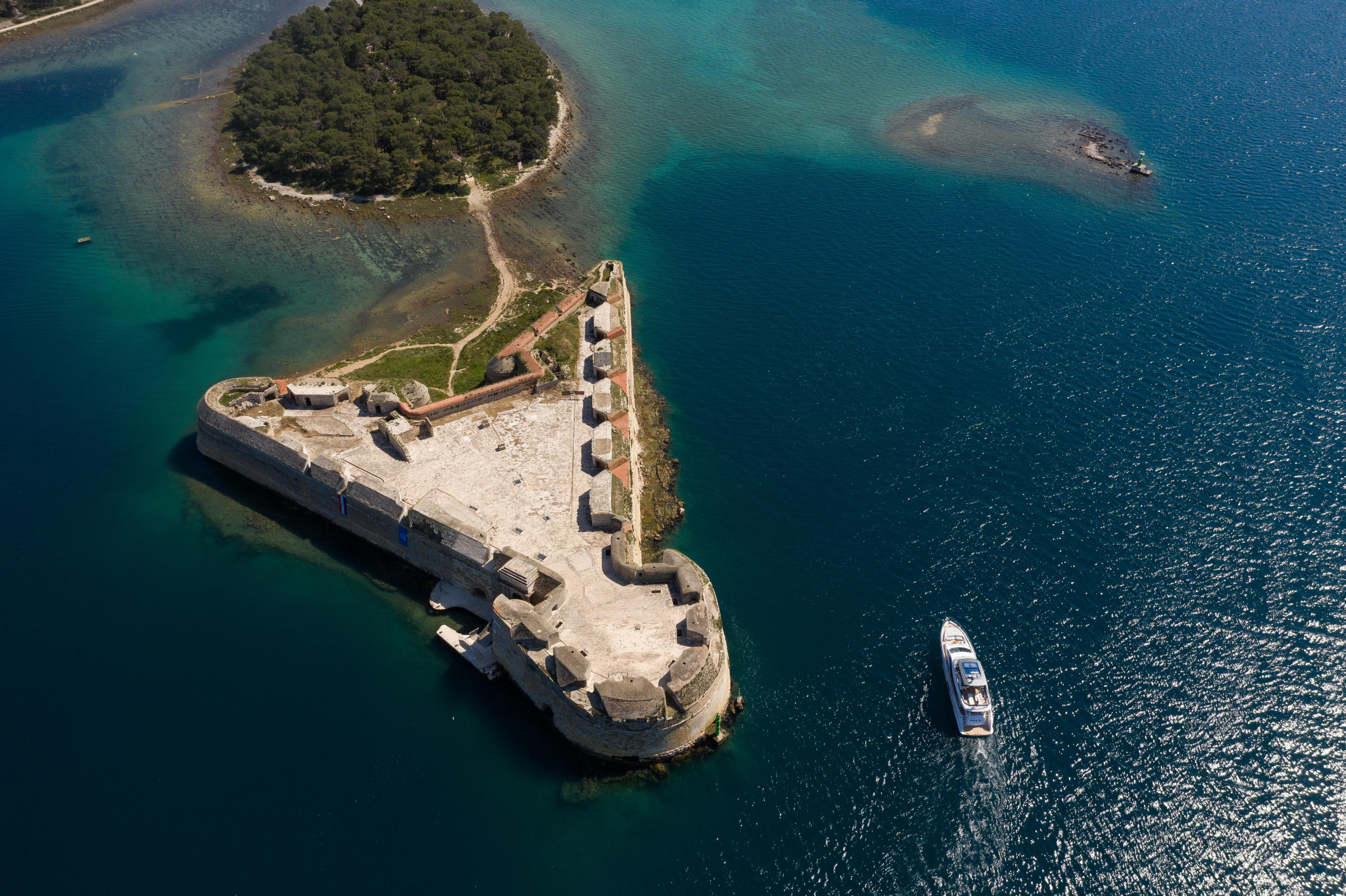 Photo #10 - Azimut 78 Fly (PREWI) en Sibenik - 16768