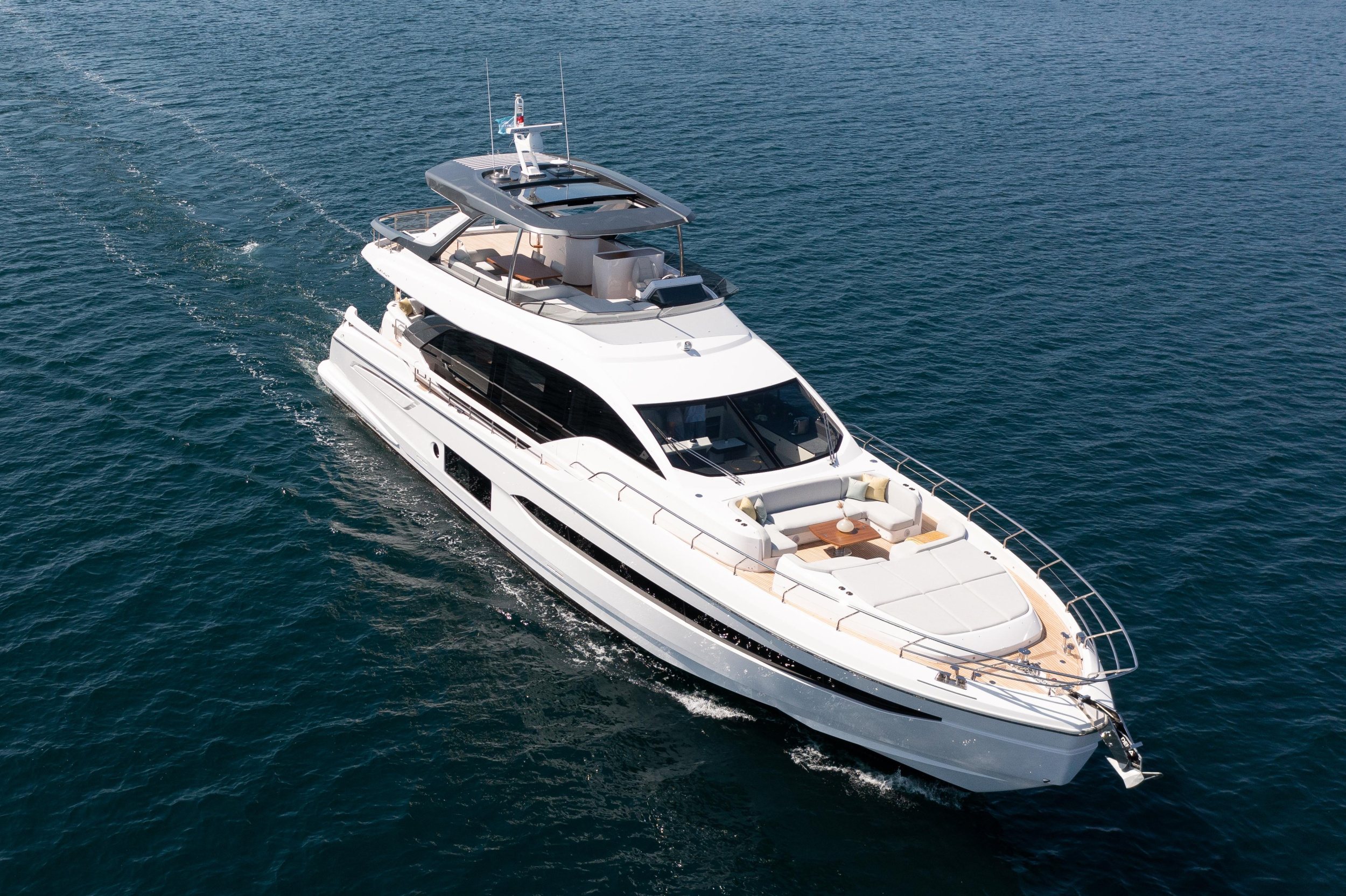 Photo #22 - Azimut 78 Fly (PREWI) en Sibenik - 16768
