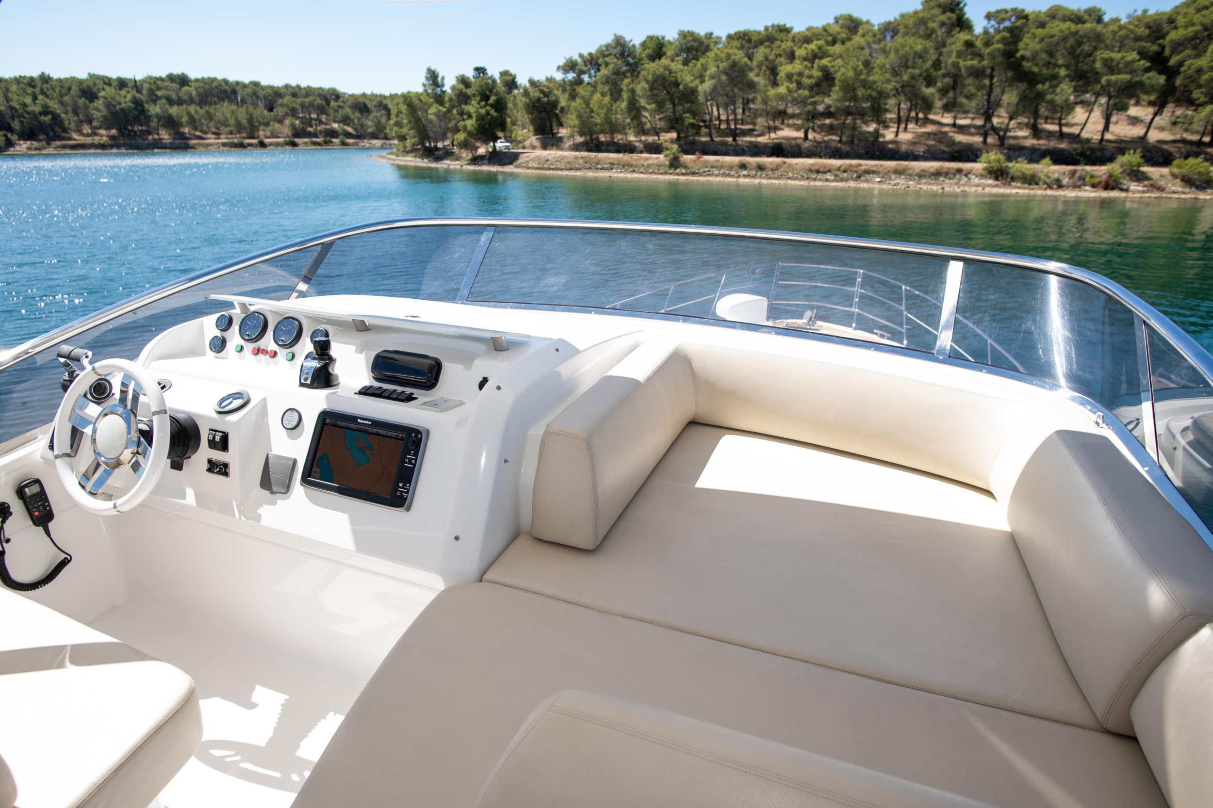Photo #14 - Azimut 60 (MY LAURA) in Sibenik - 17294