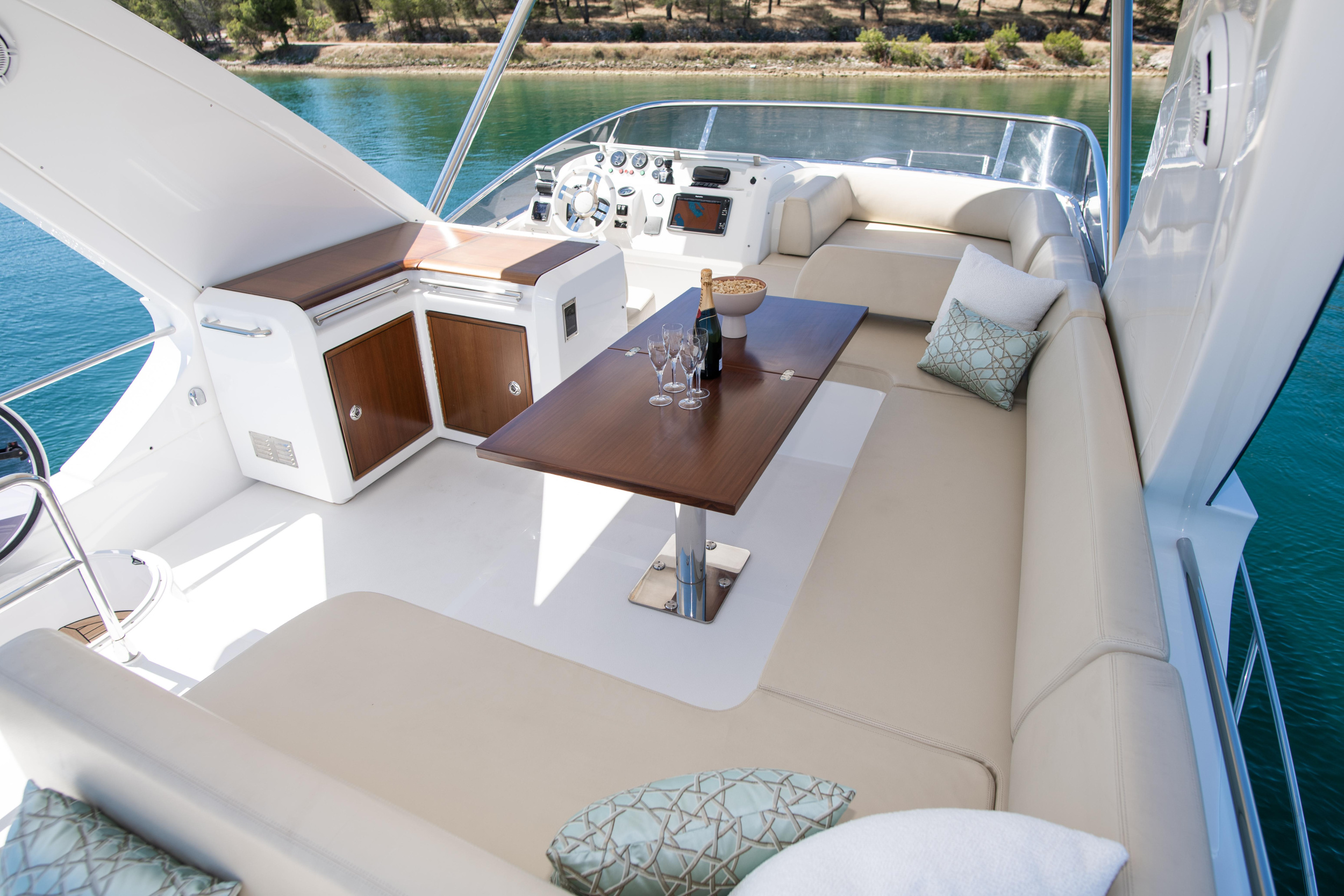Photo #6 - Azimut 60 (MY LAURA) in Sibenik - 17294