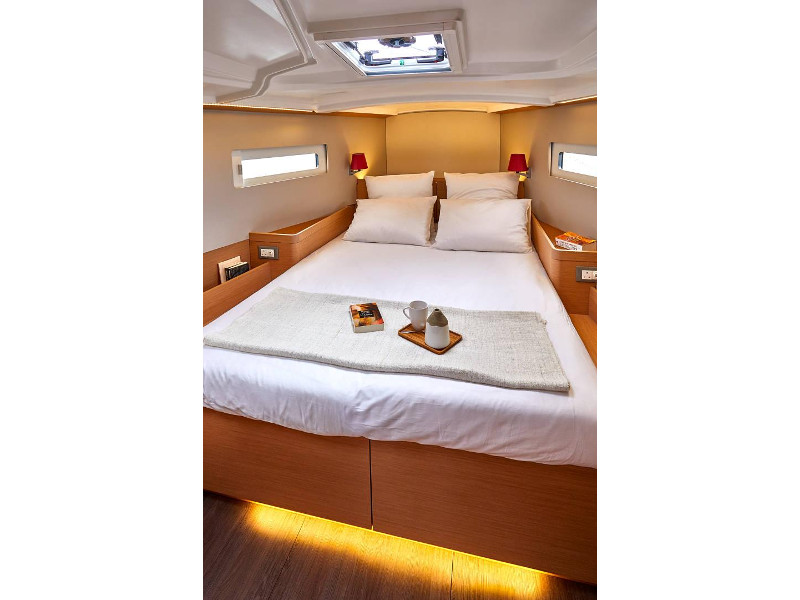 Photo #5 - Sun Odyssey 410 (OSKAR new 2024 (air condition, solar panels)) in Primosten - 5388