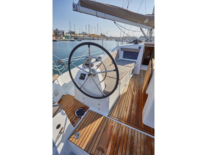 Photo #6 - Sun Odyssey 410 (OSKAR new 2024 (air condition, solar panels)) in Primosten - 5388