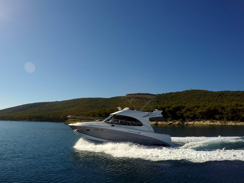 Photo #12 - Antares 30 Fly (Lumar SeaMotion) in Split - 5421