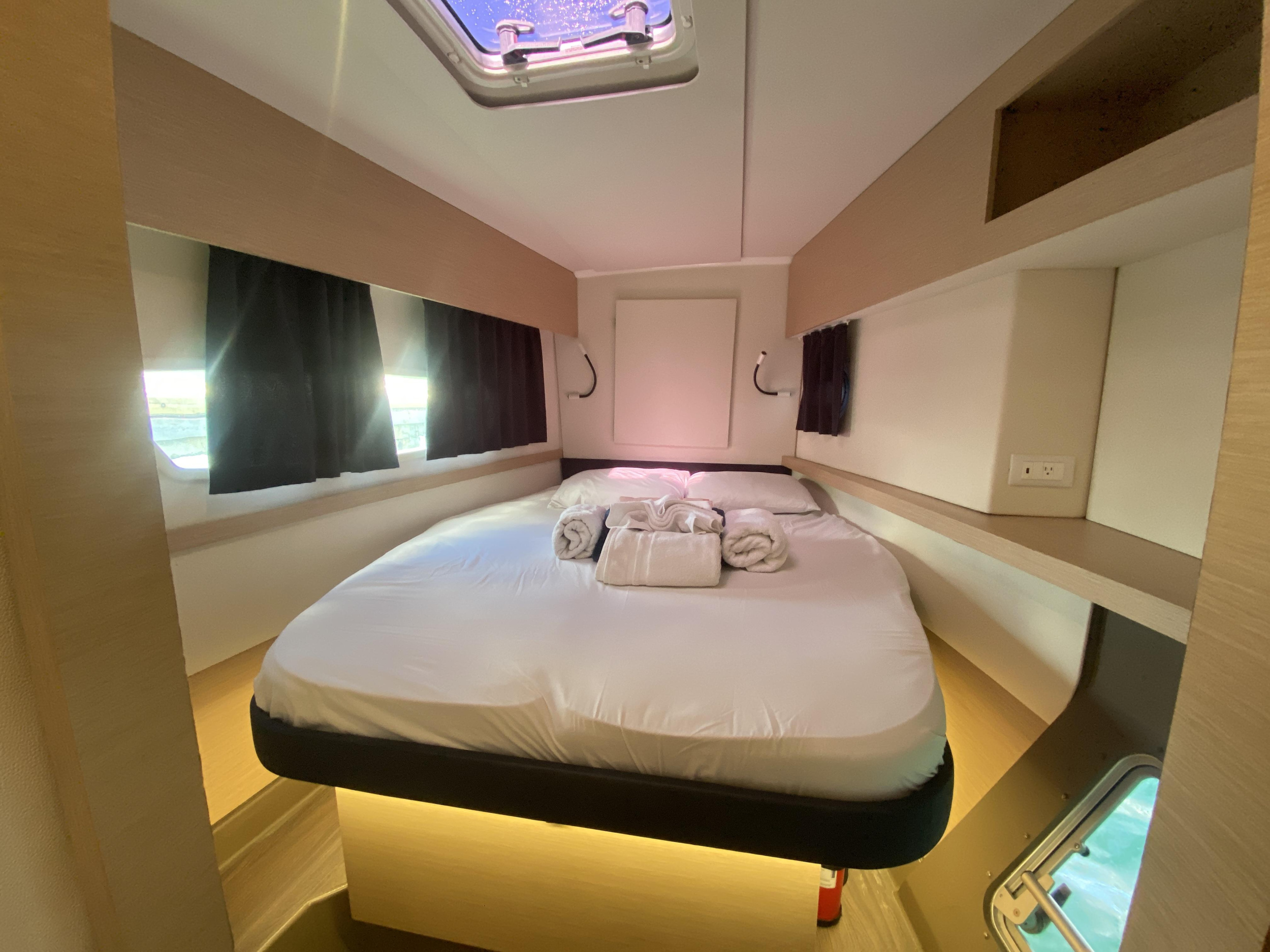 Photo #13 - Fountaine Pajot Helia 44 Evolution (Peacemaker) in Road Town - 25130