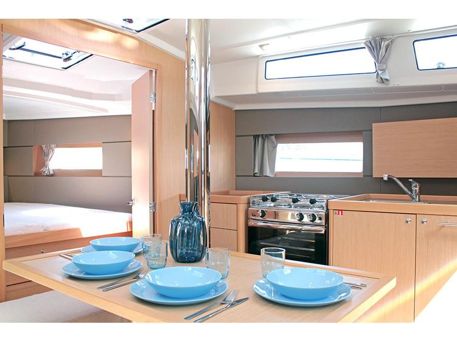 Photo #12 - Oceanis 38.1 (FREEDOM Estartit) in L'Estartit - 17315