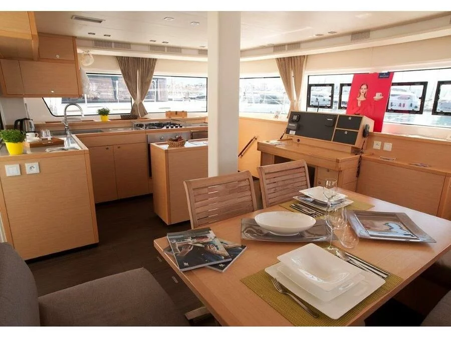 Lagoon 52  (2014) equipped with generator, A/C (sa (FLORAMYE) Interior image - 9