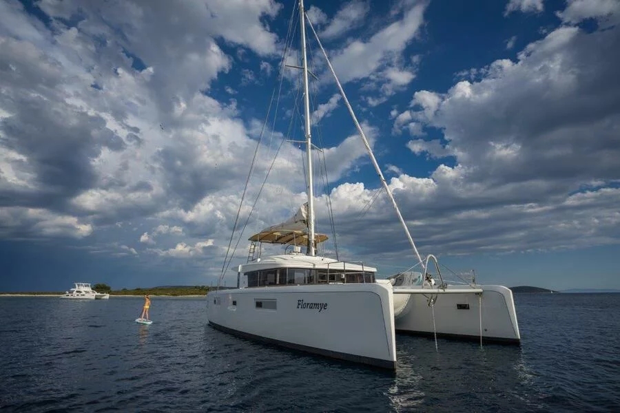 Lagoon 52  (2014) equipped with generator, A/C (sa (FLORAMYE)  - 1