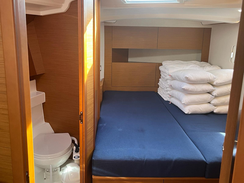 Photo #4 - Sun Odyssey 410 (OSKAR new 2024 (air condition, solar panels)) in Primosten - 5388