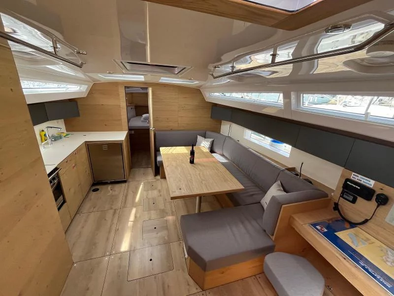 Elan Impression 45 (OLLIE new 2024 (air condition, cross-cut dacron sails)) Interior image - 11