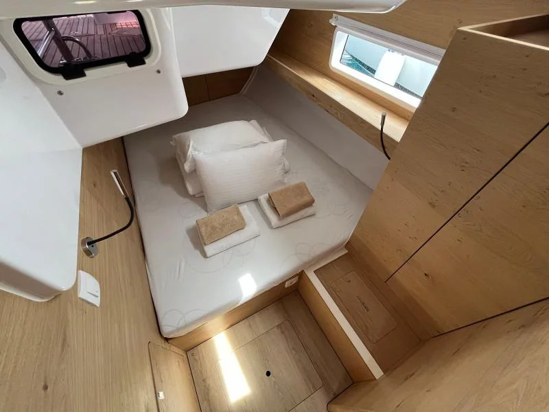 Elan Impression 45 (OLLIE new 2024 (air condition, cross-cut dacron sails))  - 12