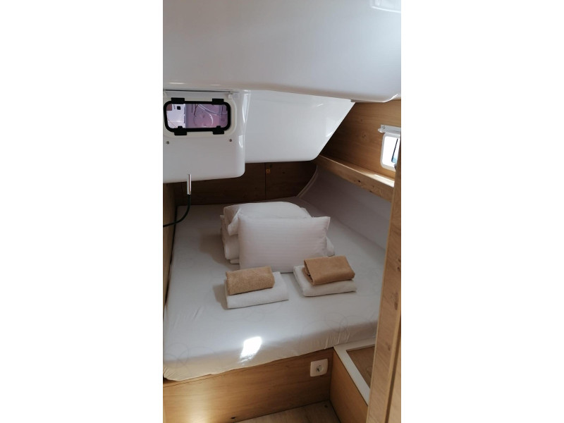Photo #9 - Elan Impression 45 (OLLIE new 2024 (air condition, cross-cut dacron sails)) en Primosten - 5391