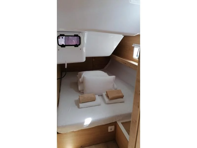 Elan Impression 45 (OLLIE new 2024 (air condition, cross-cut dacron sails))  - 8