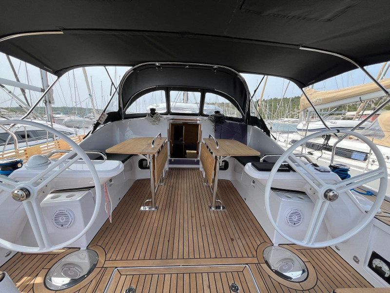 Photo #11 - Elan Impression 45 (OLLIE new 2024 (air condition, cross-cut dacron sails)) en Primosten - 5391