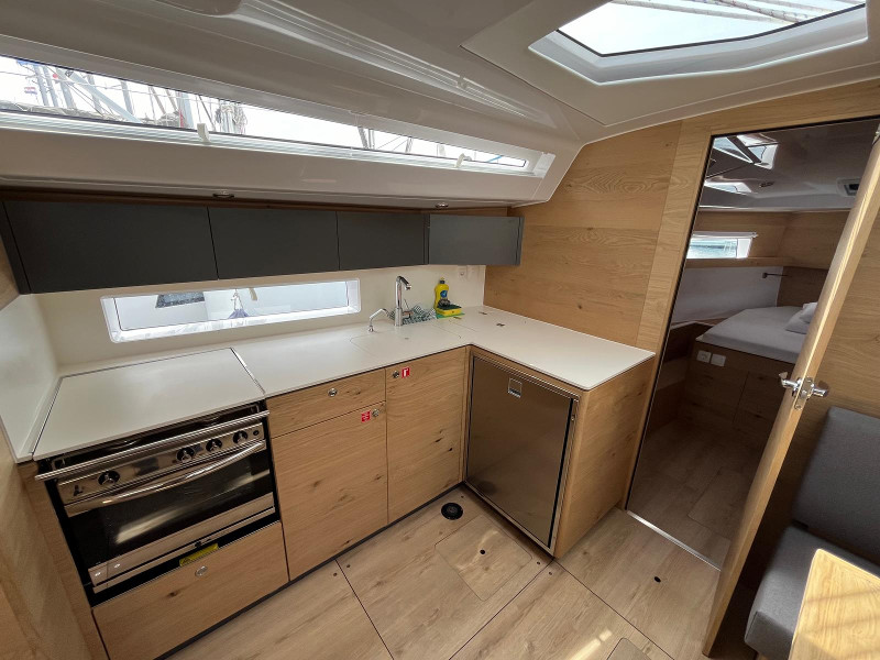 Photo #5 - Elan Impression 45 (OLLIE new 2024 (air condition, cross-cut dacron sails)) en Primosten - 5391