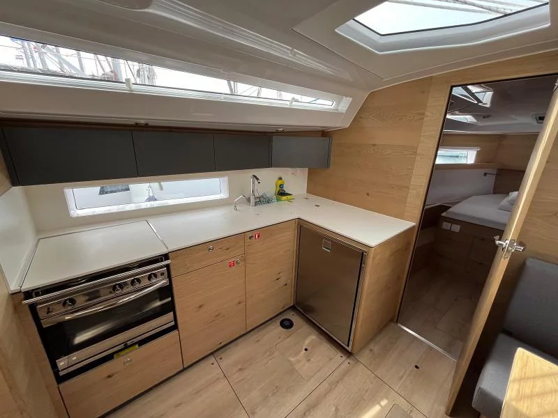 Elan Impression 45 (OLLIE new 2024 (air condition, cross-cut dacron sails))  - 4