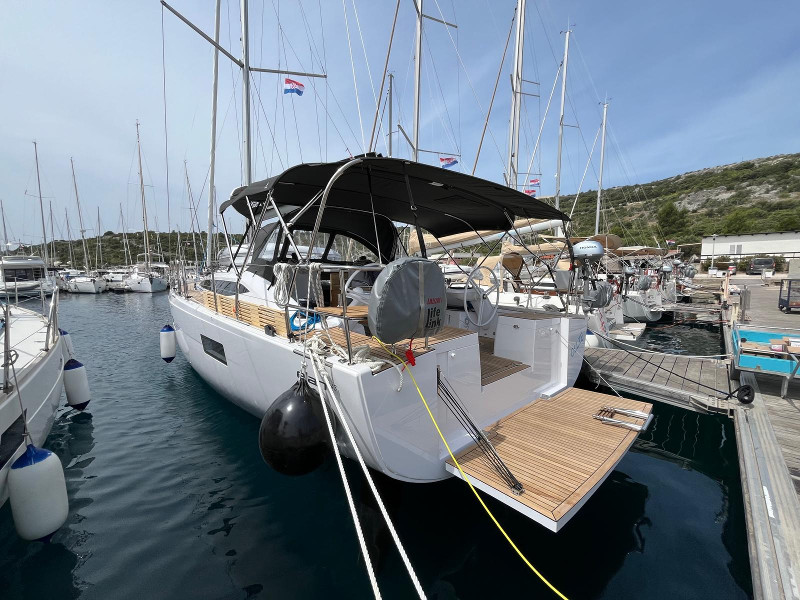 Photo #10 - Elan Impression 45 (OLLIE new 2024 (air condition, cross-cut dacron sails)) en Primosten - 5391