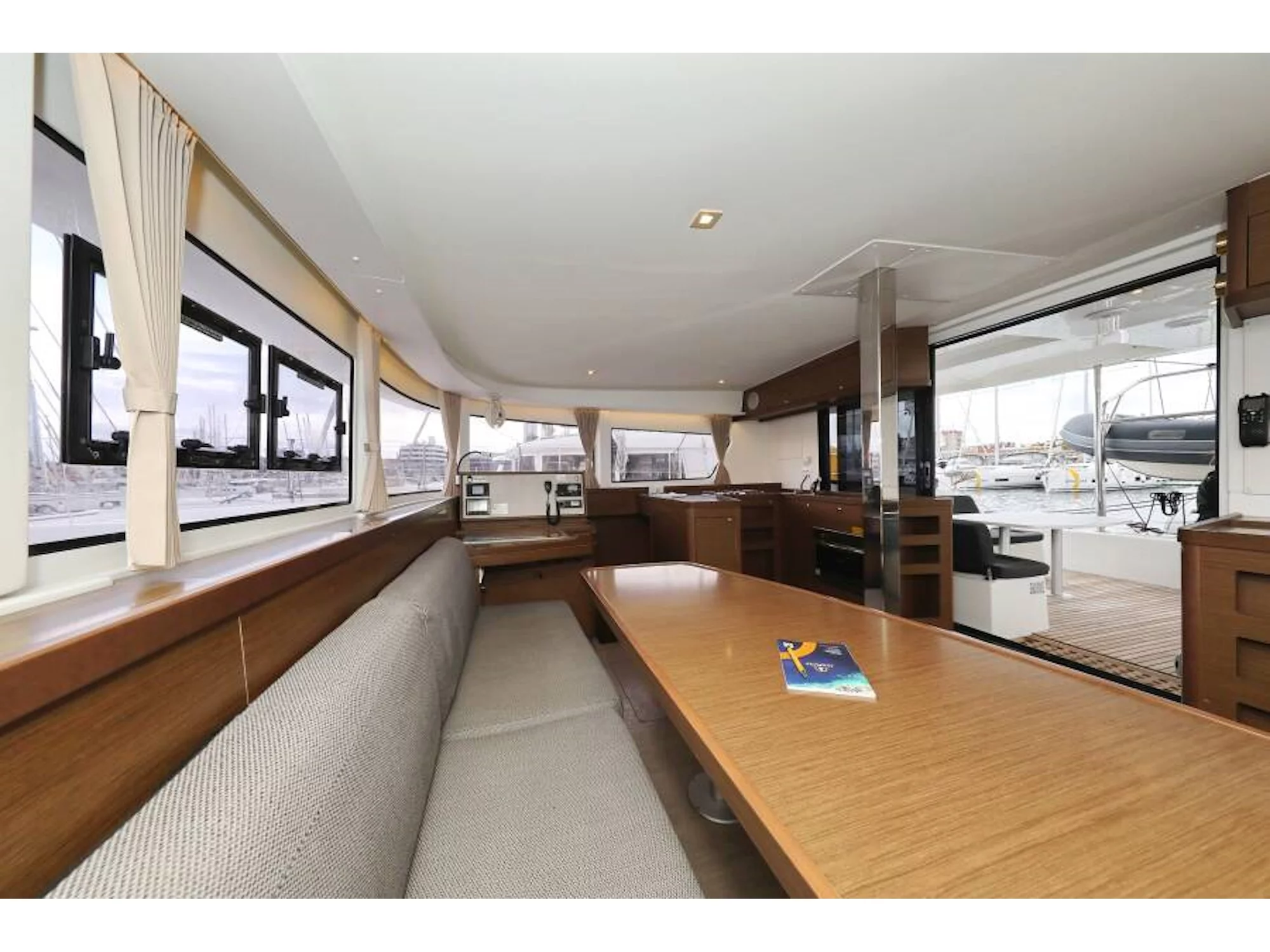Lagoon 42 (Ice Cat) Interior image - 34
