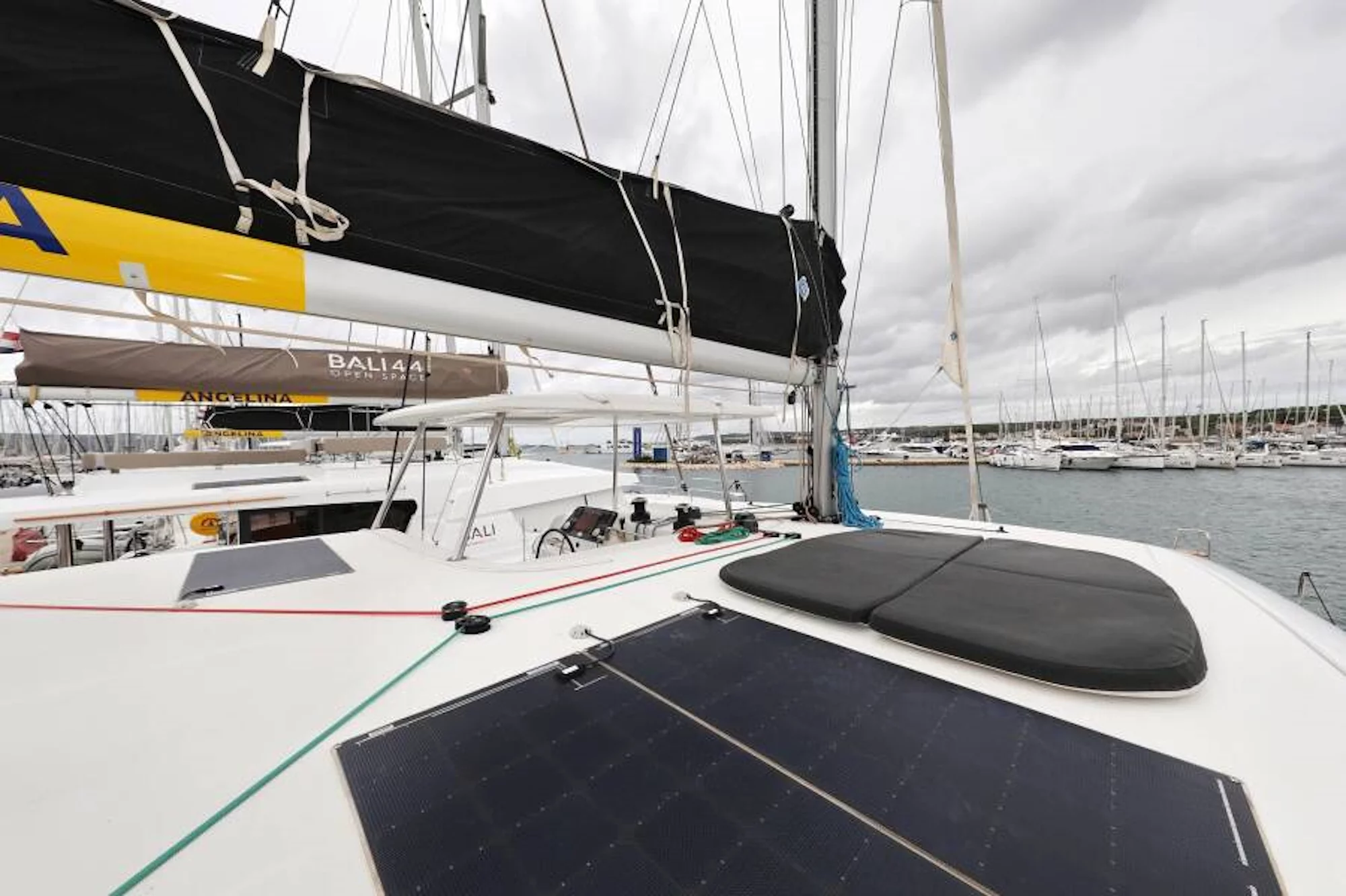 Lagoon 42 (Ice Cat)  - 3