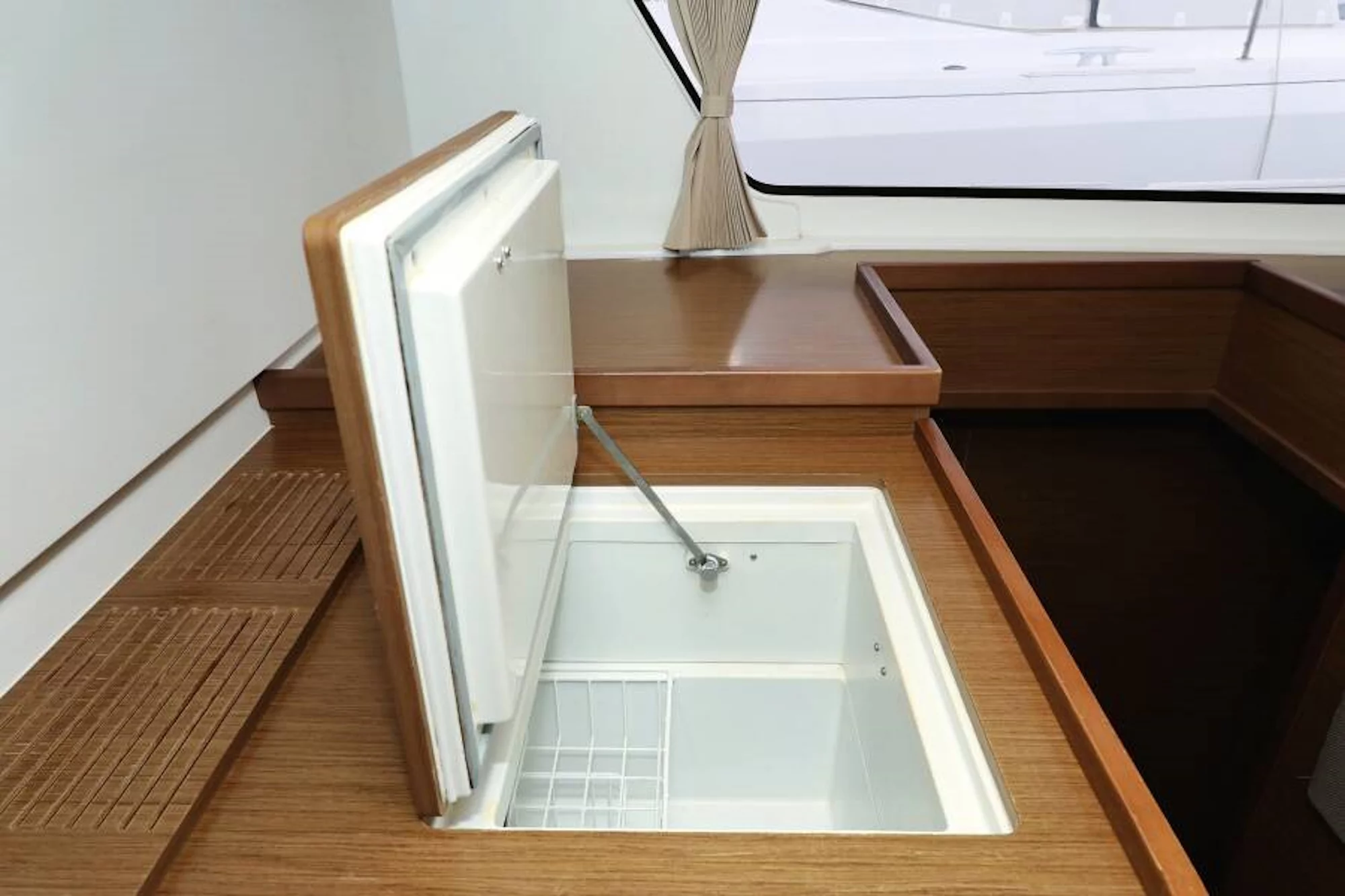 Lagoon 42 (Ice Cat)  - 31