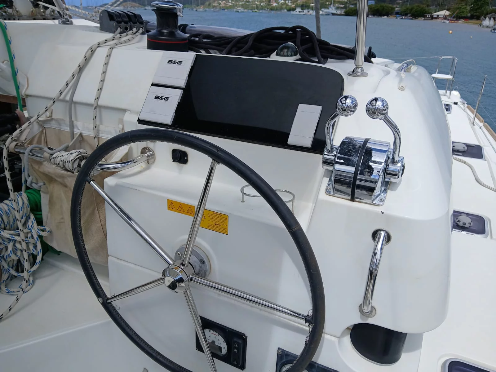 Lagoon 42 (Uiara) Helm Station - 30